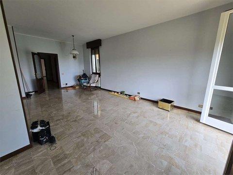 Quadrilocale in Via Giulio Pogiani s.n.c, Suna, Verbania