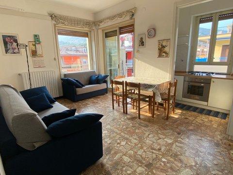 Bilocale in Via San Vincenzo Ferreri, Zona Ponente, Alassio
