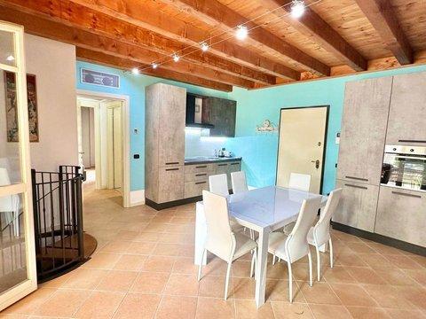Appartamento in Via del Torchio, 21 f, Manerba del Garda