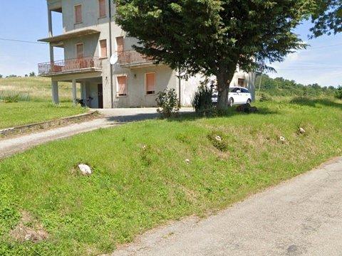 Trilocale in Via Castiglione, Montese