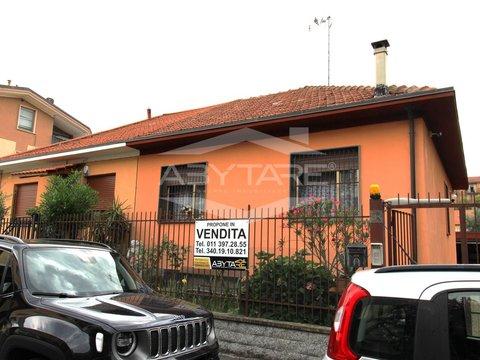 Appartamento su due piani in Via Cesana, 9 bis, Terracorta - Leumann, Collegno