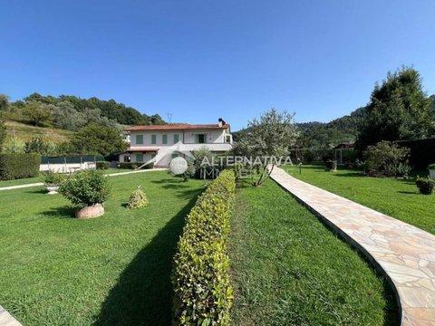Villa in Via Cecchelli, Camaiore, Camaiore