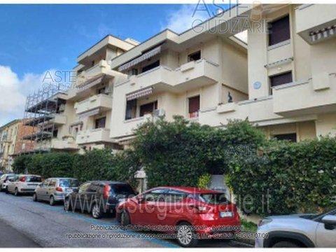 Bilocale in Via San Tommaso D'Aquino, 8, Centro Storico, Viareggio