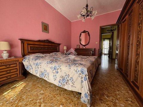 Trilocale in Via M. d' Azeglio, 12, Centro - Superga, Nichelino