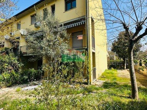 Villa in Viale Leon Battista Alberti s.n.c, Alberti - Galilei, Ravenna
