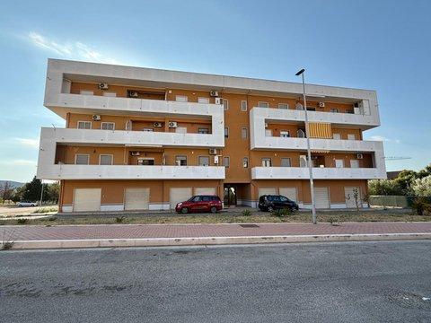 Trilocale in Via Montenegro, s.n.c, Tufolo - Farina, Crotone