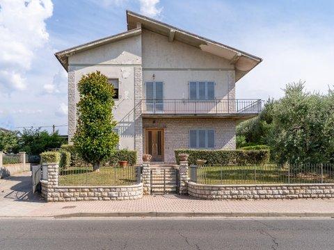 Villa in Via 2 Settembre, 221 -207, Lazzeretto, Cerreto Guidi