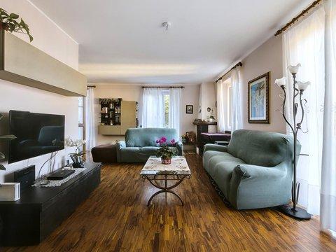 Casa indipendente in Via Dalmazia, 2, Laveno Mombello