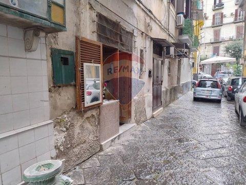 Monolocale a San Lorenzo, Napoli