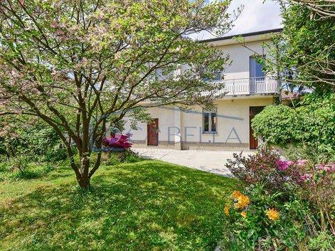 Casa indipendente in Via Vittorio Veneto, 91, Lazzate