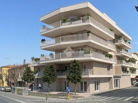 Trilocale in Via Giacomo Puccini, 1, Pratoranieri-Zona Nuova, Follonica