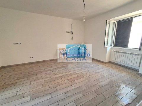Trilocale in via Padula, s.n.c, Brusciano