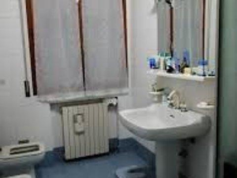 Bilocale in Via Aretina, 79, Varlungo, Firenze