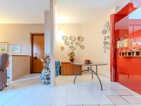 Trilocale in Via F. Gioia, 12, Cattaneo-Pacinotti-Torricelli, Lissone