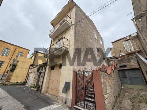 Casa indipendente in Via Ricciotti, 62, Buscemi