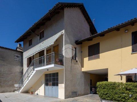Bilocale in Via dei Molini, 20, Centro Storico, Chieri