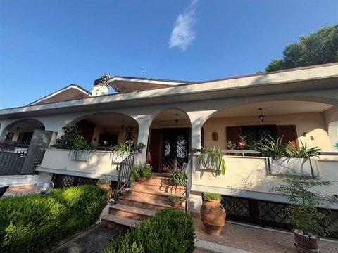 Villetta a schiera in Via Fermignano, s.n.c, Corcolle - San Vittorino, Roma