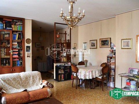 Trilocale in Via Bellingera, 4, Frati-Tribunale, Busto Arsizio