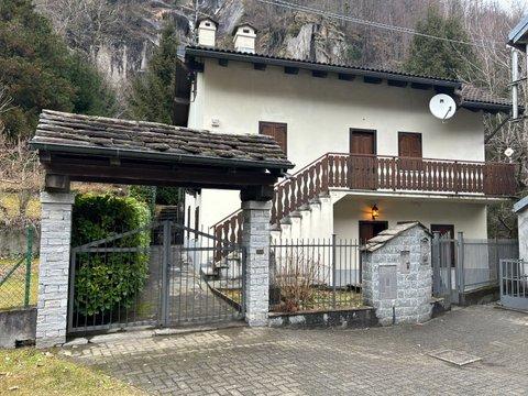 Casa indipendente in Località Bianca Val, s.n.c, Calasca-Castiglione