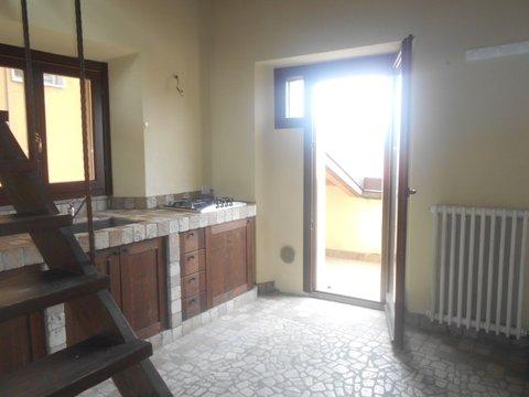 Bilocale in Via San Michele, 45, Monticello Brianza