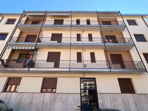 Trilocale in Via B. Lanteri, 22, Pinerolo