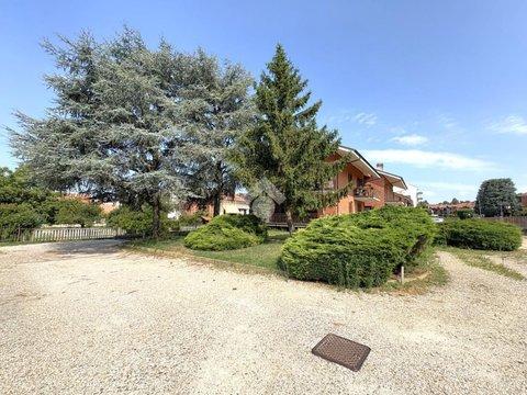 Quadrilocale in Via Lej, 12, Trofarello