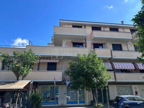 Quadrilocale in Via Leonardo Da Vinci, 233, Centro Storico, Viareggio