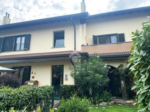 Quadrilocale in Via G. Papini, 30, Casorezzo