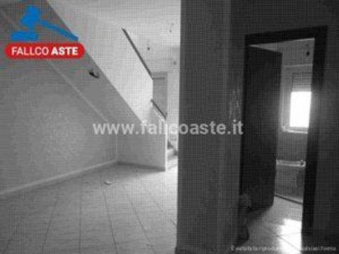 Appartamento su due piani in Via Calli s.n.c, Campagna