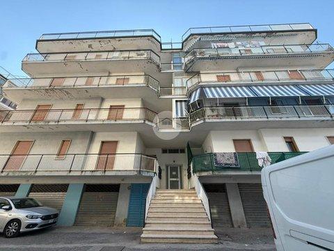 Trilocale in Via Lauro, 196, Centro-Arenile, Scalea