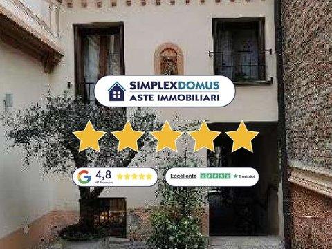 Appartamento in Via Giuseppe Verdi, Centro, Cremona