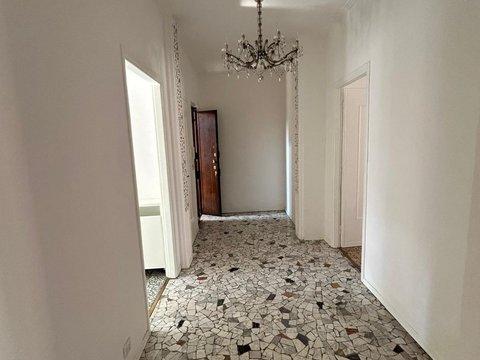 Trilocale in Via Genova, 93, Nizza Millefonti, Torino