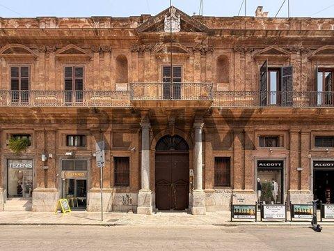 Attico in Via Ruggiero Settimo, 7, Politeama - Libertà Bassa, Palermo