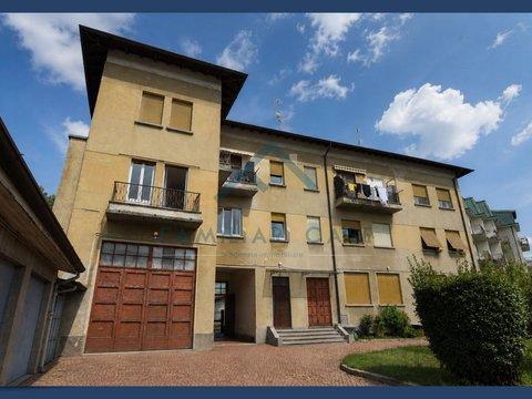 Trilocale in Via Alessandro Volta s.n.c, Gazzada Schianno