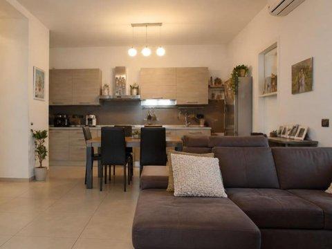 Trilocale in Via Aderito Ferrari, Baragalla, Reggio Emilia