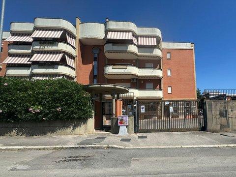 Camera in Via delle Palme, 21, Centro - Quartiere Primo, Aprilia