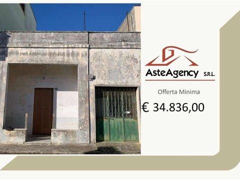 Trilocale in Via Gian Battista Vico, 71, Tricase