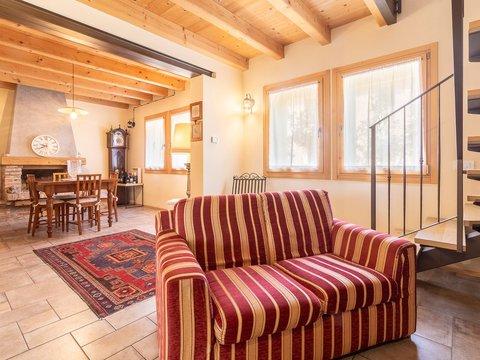 Casa indipendente in Via Roma, 16, Carmignano di Brenta