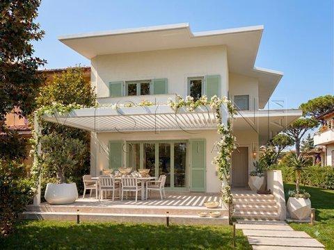 Villa in Via Alfredo Catalani, 66 a, Tonfano, Pietrasanta