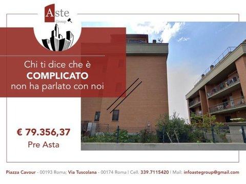 Trilocale in Via Balsorano, 44, Lunghezza - Villaggio Prenestino, Roma