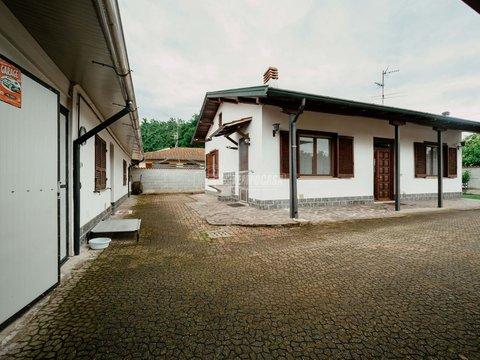 Casa indipendente a Stadio - Battù Scuole - Ramella, Vigevano