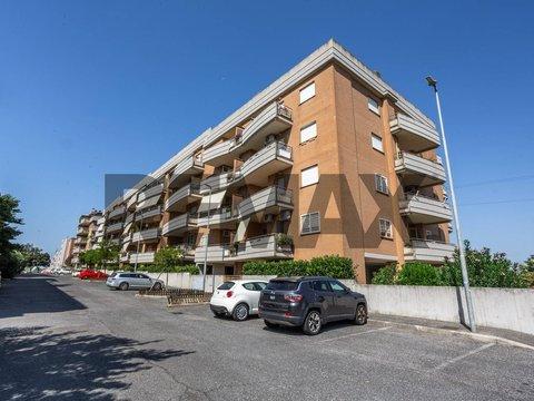 Bilocale in Via Gioacchino Russo, 25, Ponte di Nona - Colle degli Abeti, Roma