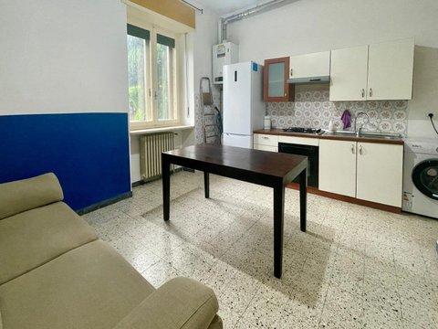 Camera in Via Bengasi, 3, Borgo Roma, Verona