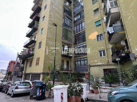 Quadrilocale in Via Costantino, Fuorigrotta, Napoli