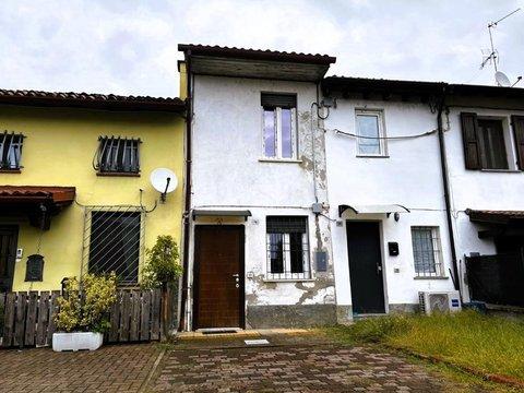 Casale/cascina in Via Mazzini, 78, Linarolo
