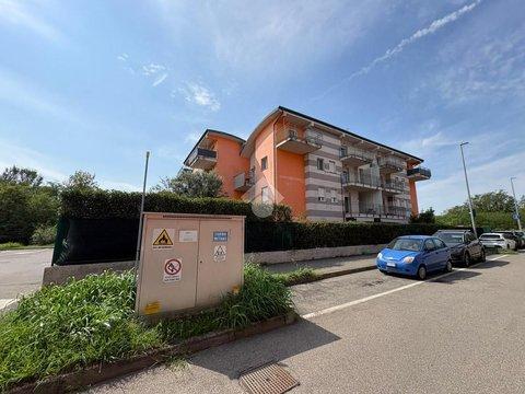 Bilocale in Via Rubicone, 30, Centro, Lainate
