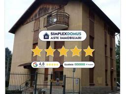 Trilocale in Via per Concenedo, Moggio