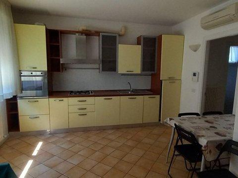Bilocale in Viale Nino Bixio, Centro-Abissina, Riccione