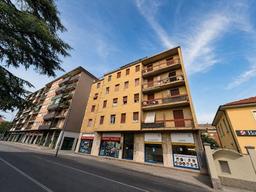 Bilocale in Via Dante, 26 b, Erba