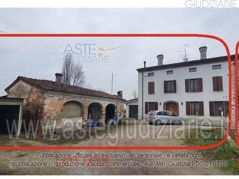 Appartamento in Via Feniletto, 1, Viadana